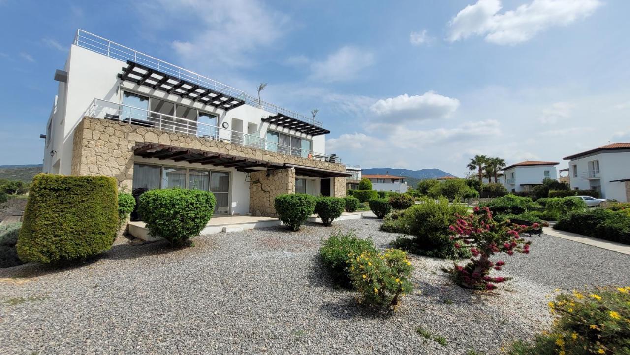 Sea And Mountain View Beachfront Penthouse Yali Екстериор снимка
