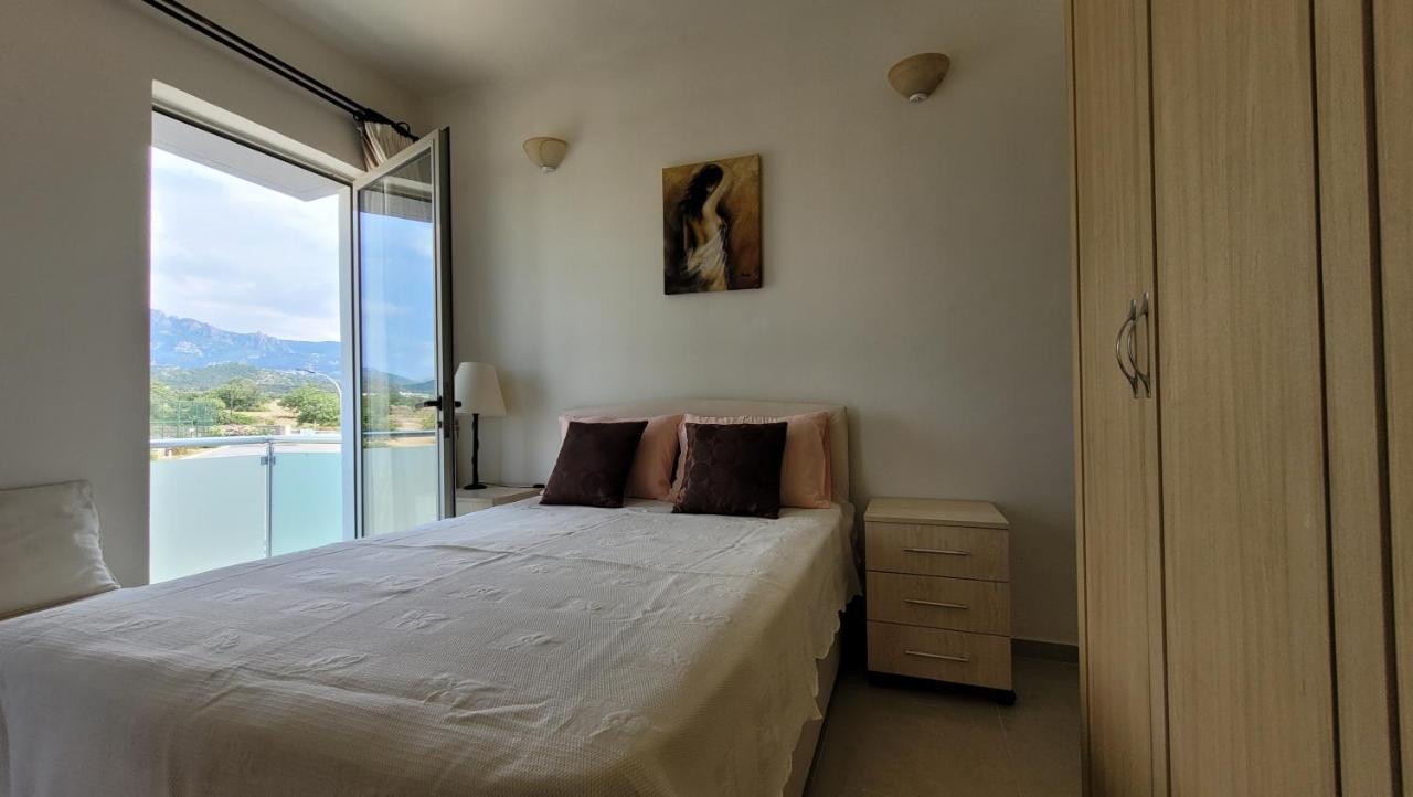 Sea And Mountain View Beachfront Penthouse Yali Екстериор снимка