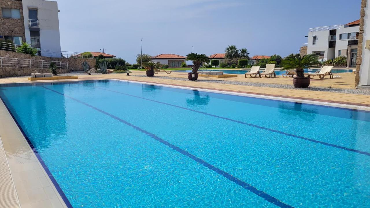 Sea And Mountain View Beachfront Penthouse Yali Екстериор снимка