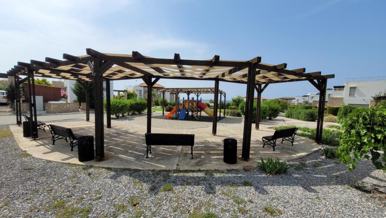 Sea And Mountain View Beachfront Penthouse Yali Екстериор снимка