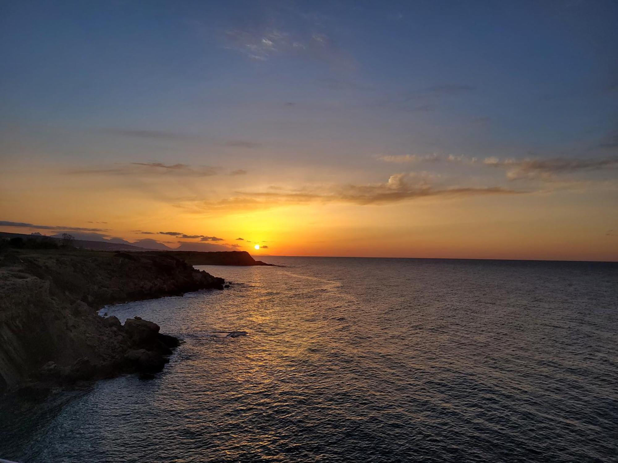 Sea And Mountain View Beachfront Penthouse Yali Екстериор снимка